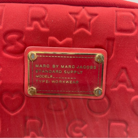 Marc By Marc Jacobs‎ Neoprene Embossed Red Tablet Case Heart Star - Picture 2 of 5